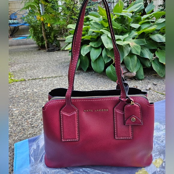 Marc Jacobs The Editor Tote Bag Pebbled Leather Tailored Oversized Cabernet NWT - Picture 16 of 16